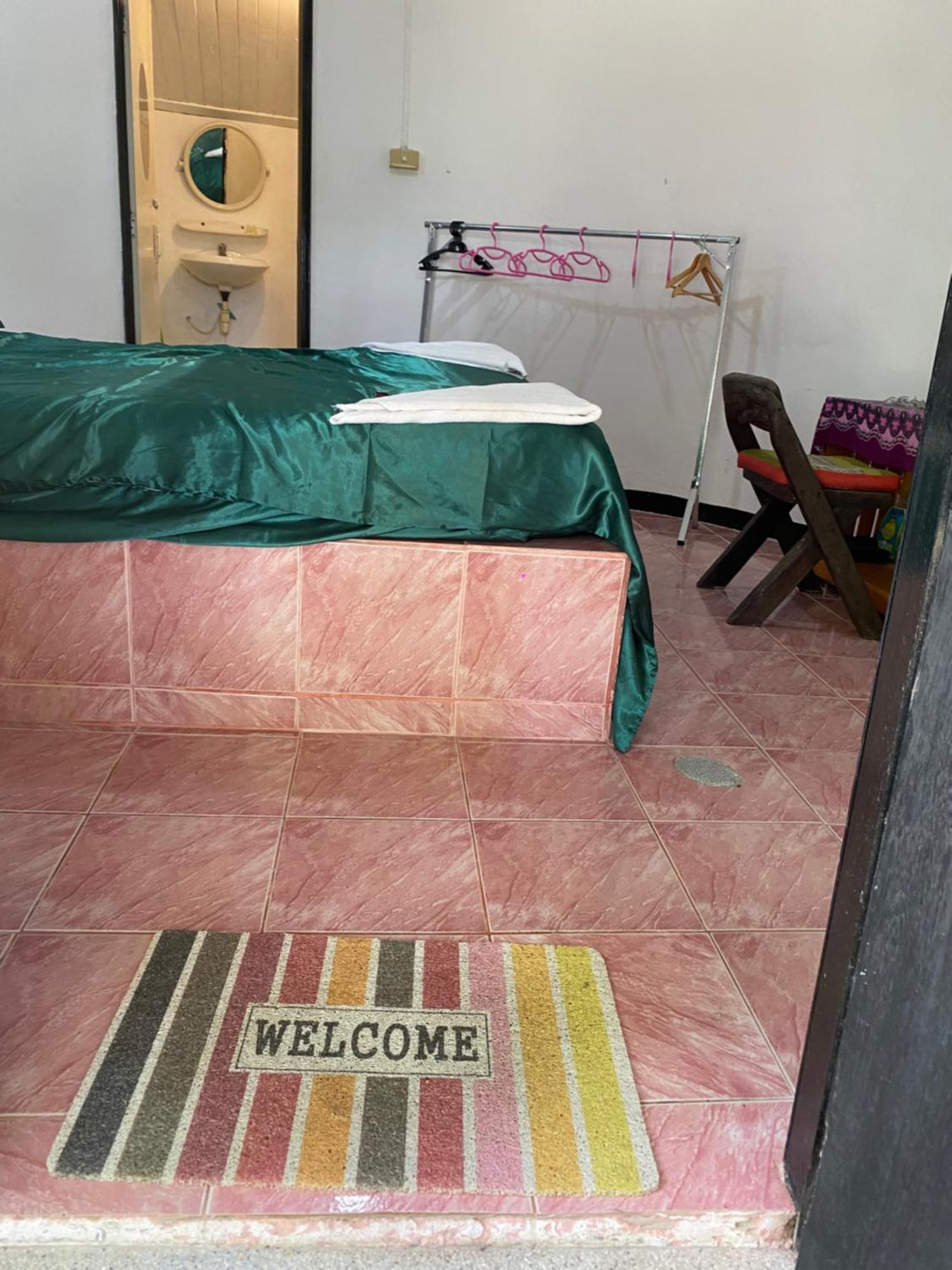 Hutofhappiness Apartment Thongsala Ngoại thất bức ảnh