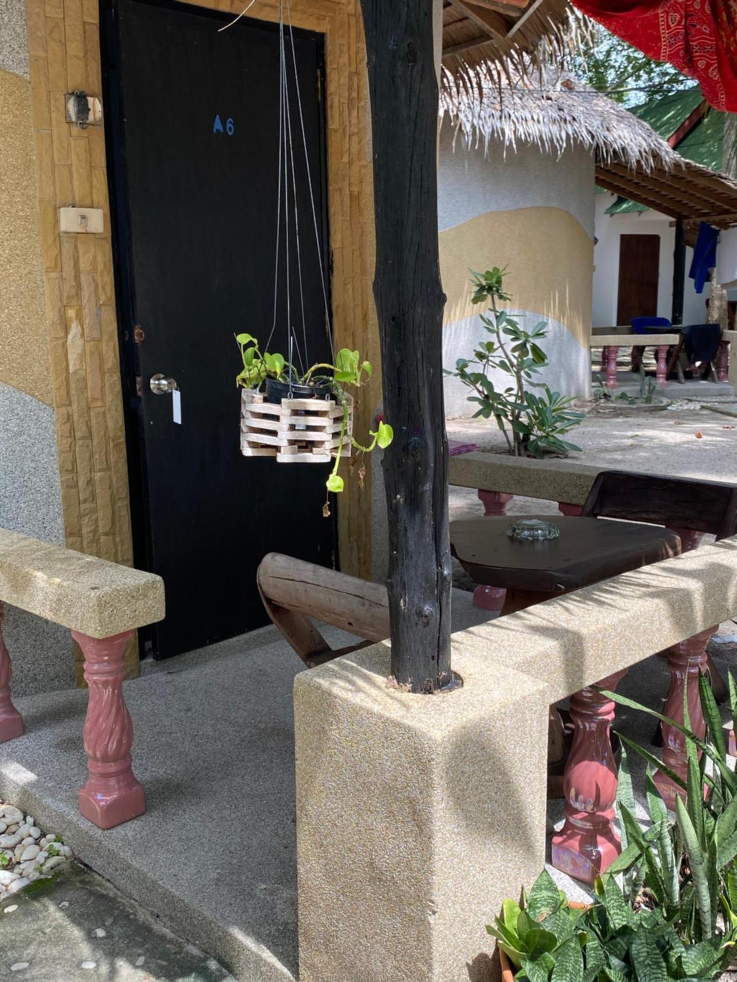 Hutofhappiness Apartment Thongsala Ngoại thất bức ảnh